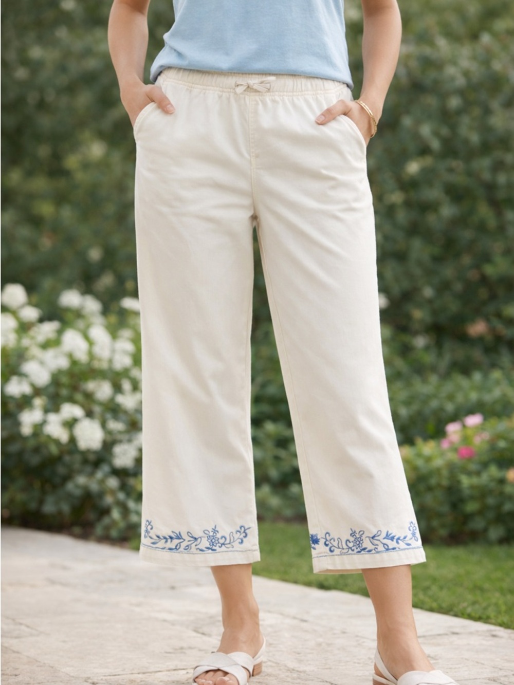Erika Blue Floral Embroidered White Capri Pants - Size Large
